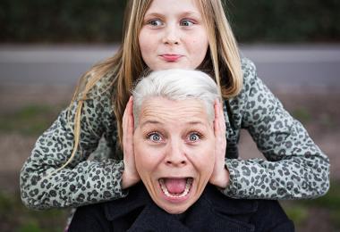 Signe Lindkvist med sin datter